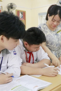 Đổi mới quá trình dạy và học: Hướng đến phát triển phẩm chất và năng lực của học sinh