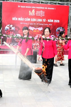 Đặc sắc Lễ hội Đền Mẫu Cấm Sơn Linh Từ