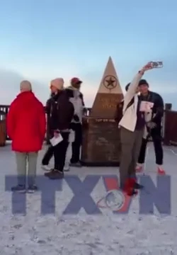 Nhiệt độ xuống -3 độ C, băng giá tiếp tục phủ trắng đỉnh Fansipan