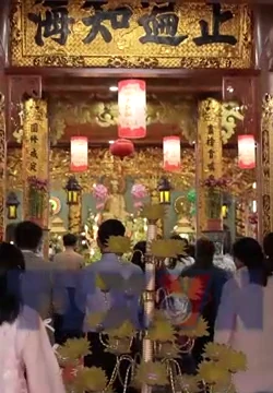 Từ bỏ hủ tục trong lễ chùa đầu xuân