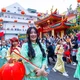 Biểu diễn "Múa rồng" truyền thống trên các tuyến phố do các đoàn lân sư rồng trong cộng đồng người Hoa thể hiện. Ảnh: An Hiếu