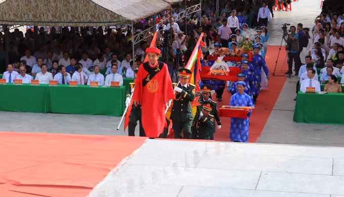 potal-kien-giang-dang-huong-quoc-to-hung-vuong-7957869.jpg