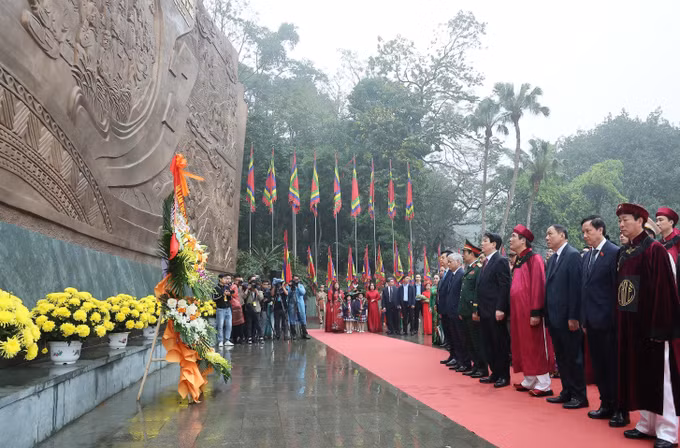 potal-chu-tich-nuoc-luong-cuong-dang-huong-tuong-nho-cac-vua-hung-7957797.jpg