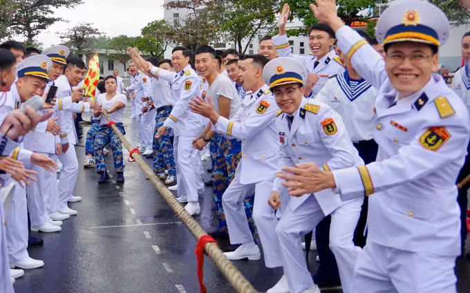 potal-vung-3-hai-quan-to-chuc-nhieu-hoat-dong-soi-noi-don-tet-7833785.jpg