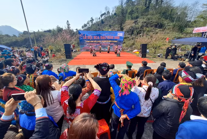 potal-le-hoi-hoa-dao-nam-2025-voi-chu-de-lung-linh-sac-dao-xuan-ve-bien-cuong-7914473.jpg