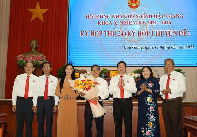 potal-ky-hop-thu-24-hdnd-tinh-hau-giang-khoa-x-7852628.jpg