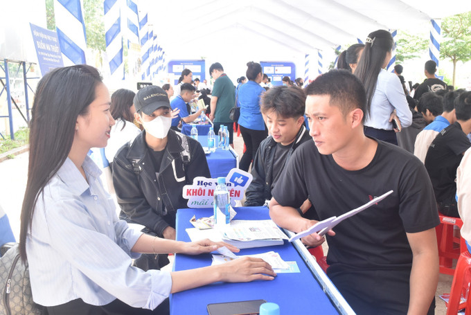 Ngày hội việc làm năm 2024 thu hút hơn 1.000 người lao động, học sinh, sinh viên… trên địa bàn tỉnh tham gia. Ảnh: Nguyên Dung – TTXVN potal-ngay-hoi-viec-lam-tinh-dak-lak-nam-2024-7430363.jpg