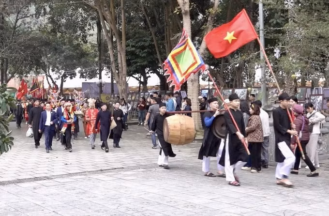 potal-dac-sac-le-hoi-den-dong-cuong-nam-2025-7835834.jpg