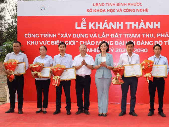 potal-binh-phuoc-khanh-thanh-cac-tram-thu-phat-song-di-dong-khu-vuc-bien-gioi-7924234.jpg