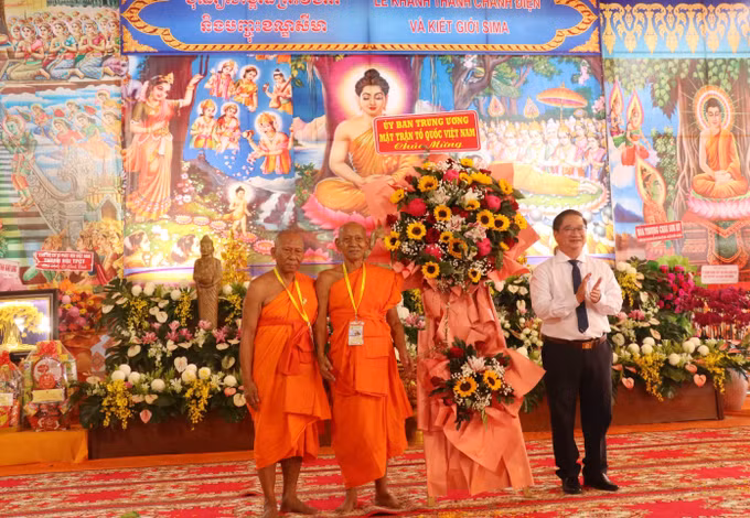 potal-can-tho-khanh-thanh-chanh-dien-va-kiet-gioi-sima-hoc-vien-phat-giao-nam-tong-khmer-7858012.jpg