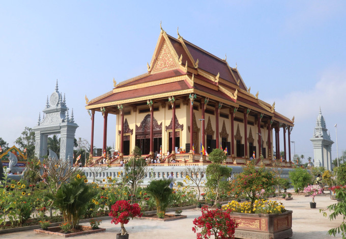 Quang cảnh Chánh điện ngày khánh thành. Ảnh: Ngọc Thiện- TTXVN potal-can-tho-khanh-thanh-chanh-dien-va-kiet-gioi-sima-hoc-vien-phat-giao-nam-tong-khmer-7858009.jpg