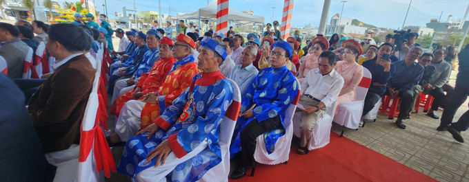 Các đại biểu tham dự lễ. Ảnh: Sỹ Thắng-TTXVN potal-binh-dinh-le-hoi-cau-ngu-van-dam-xuong-ly-tro-thanh-di-san-van-hoa-phi-vat-the-quoc-gia-7844647.jpg