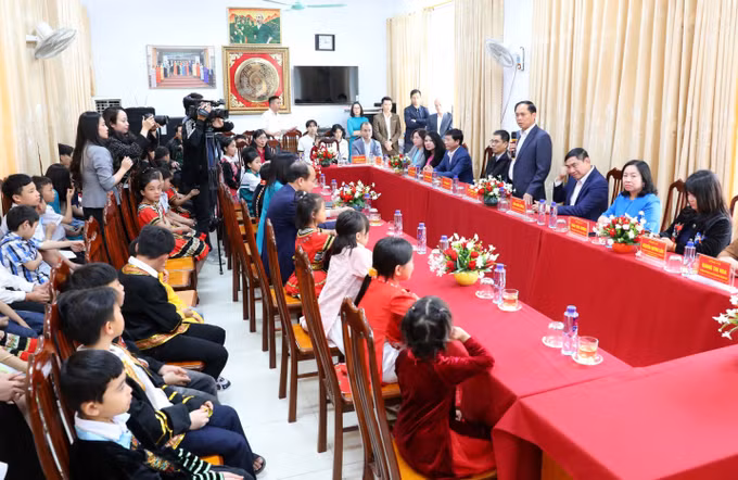 potal-pho-thu-tuong-bui-thanh-son-tham-va-tang-qua-tet-tai-tinh-dien-bien-7819996.jpg