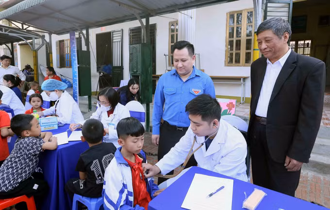 potal-cham-lo-ho-tro-thieu-nhi-son-la-nhan-dip-tet-nguyen-dan-at-ty-nam-2025-7798727.jpg