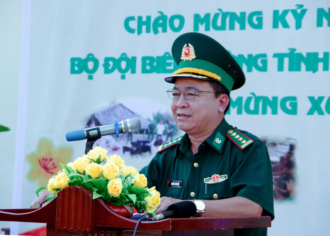 Đại tá Nguyễn Trìu Mến, Chính ủy BĐBP Sóc Trăng phát biểu tại Chương trình Xuân Biên phòng ấm lòng dân bản tại Sóc Trăng. Ảnh: Trung Hiếu. TTXVN potal-bo-doi-bien-phong-soc-trang-to-chuc-chuong-trinh-xuan-bien-phong-am-long-dan-ban-7790097.jpg
