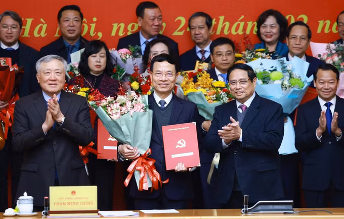 potal-thu-tuong-chu-tri-hoi-nghi-cong-bo-quyet-dinh-thanh-lap-cac-dang-bo-truc-thuoc-dang-uy-chinh-phu-7870850.jpg