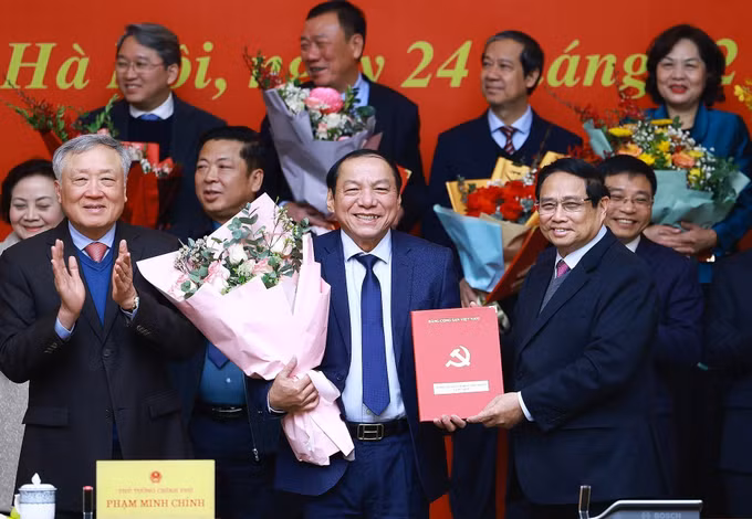 potal-thu-tuong-chu-tri-hoi-nghi-cong-bo-quyet-dinh-thanh-lap-cac-dang-bo-truc-thuoc-dang-uy-chinh-phu-7870854.jpg