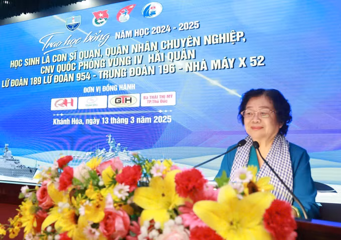 potal-trao-tang-290-suat-hoc-bong-vu-a-dinh-cho-con-em-gia-dinh-quan-nhan-tai-cam-ranh-khanh-hoa-7911469.jpg