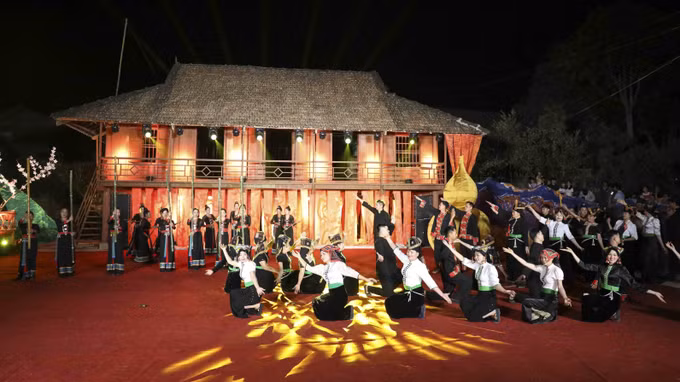 potal-an-tuong-show-dien-thuc-canh-huyen-tich-u-va-7911967.jpg