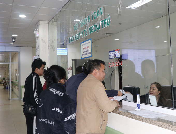 Người dân đến làm thủ tục khám chữa bệnh tại Bệnh viện Đa khoa tỉnh Yên Bái. Ảnh: Tuấn Anh-TTXVN potal-yen-bai-khong-ngung-nang-cao-chat-luong-kham-chua-benh-cho-nguoi-dan-7875267.jpg
