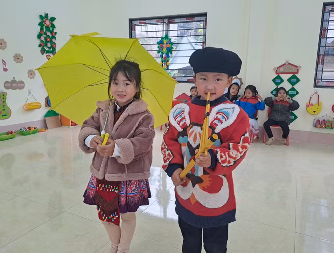 potal-khanh-thanh-diem-truong-vung-cao-bien-gioi-ha-giang-7904104-1.jpg