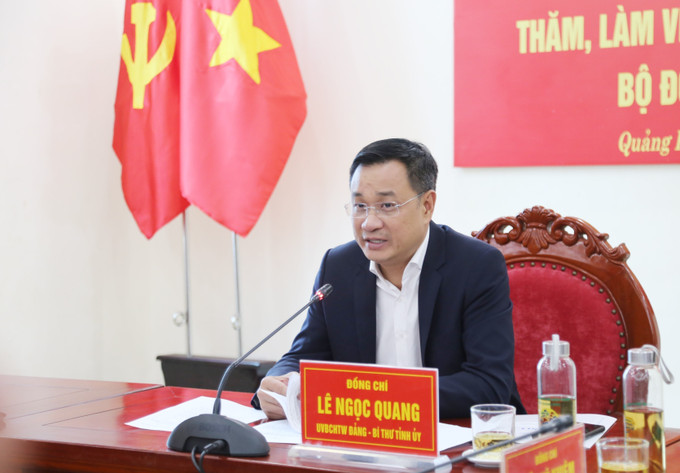 Bí thư Tỉnh ủy Quảng Bình Lê Ngọc Quang phát biểu tại buổi làm việc. Ảnh: Tá Chuyên – TTXVN potal-bi-thu-tinh-uy-quang-binh-tham-lam-viec-voi-bo-chi-huy-bo-doi-bien-phong-tinh-7878247.jpg