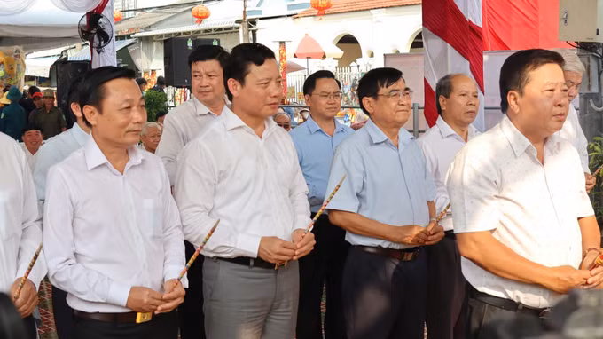 potal-long-an-khai-mac-le-hoi-lam-chay-7853183.jpg