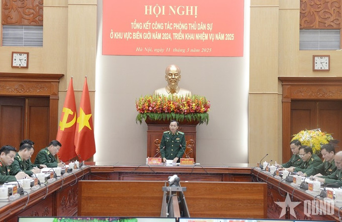 Thiếu tướng Hoàng Hữu Chiến, Phó tư lệnh, Tham mưu trưởng BĐBP chủ trì hội nghị. Ảnh: qdnd.vn dsc-6230.jpg