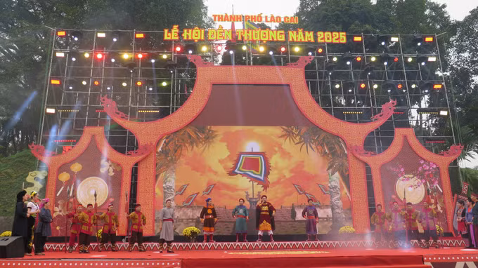 potal-lao-cai-khai-hoi-den-thuong-xuan-at-ty-7852265.jpg