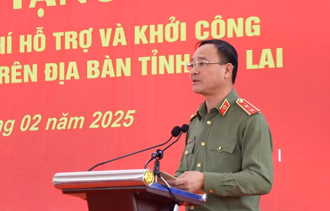 potal-bo-cong-an-chung-tay-xoa-nha-tam-dot-nat-voi-tinh-gia-lai-7872968.jpg