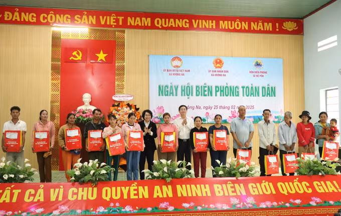 potal-soi-noi-ngay-hoi-bien-phong-toan-dan-tai-dak-lak-7872626.jpg