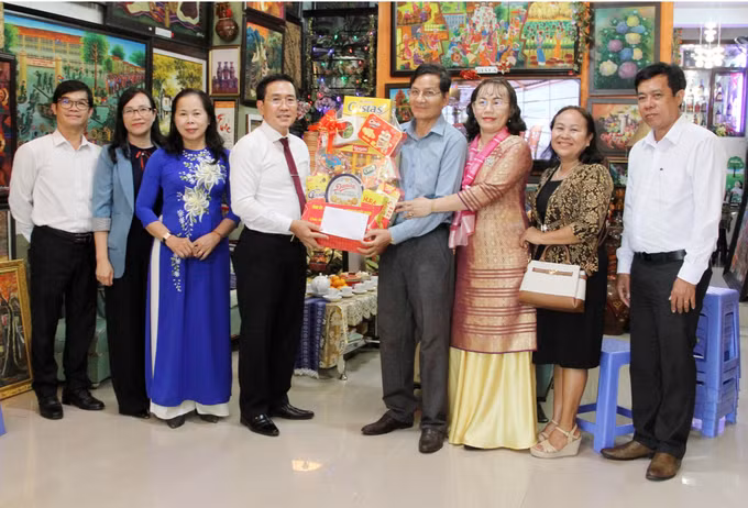 potal-chuc-tet-co-truyen-ramuvan-cua-dong-bao-cham-o-ninh-thuan-7873169.jpg