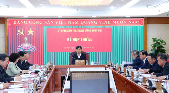 Đồng chí Nguyễn Duy Ngọc chủ trì kỳ họp Ảnh: Phương Hoa - TTXVN potal-ky-hop-thu-55-uy-ban-kiem-tra-trung-uong-7953589-1.jpg