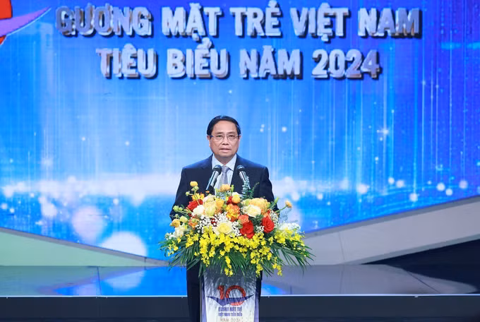 potal-thu-tuong-du-le-trao-giai-thuong-guong-mat-tre-viet-nam-tieu-bieu-nam-2024-7929354.jpg