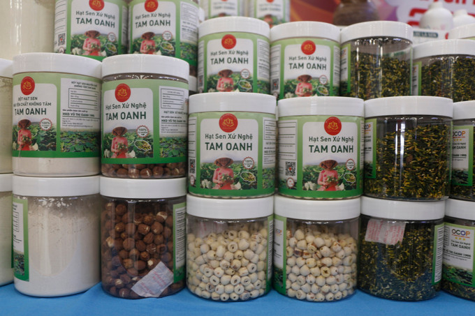 Sản phẩm chế biến từ sen của Cơ sở sản xuất Tam Oanh, huyện Diễn Châu đạt OCOP 3 sao. Ảnh: Bích Huệ - TTVXN potal-san-pham-ocop-tinh-nghe-an-tung-bung-chao-tet-7821325.jpg