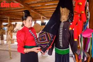Người giữ hồn Thái giữa bản làng đổi thay