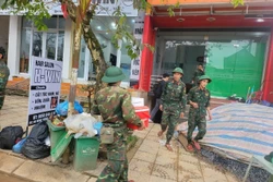 Người dân Khe Sanh trở về nhà sau hơn một tháng sơ tán vì sạt lở