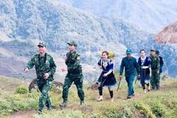 Mang mùa Xuân ấm áp đến với đồng bào biên giới Lai Châu