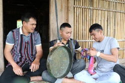 Âm vang tiếng chiêng ba giữa đại ngàn đầu Xuân