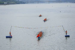 Rộn ràng Lễ hội Đua thuyền đuôi én đầu năm 2026 tại Mường Lay