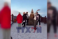 Nhiệt độ xuống -3 độ C, băng giá tiếp tục phủ trắng đỉnh Fansipan