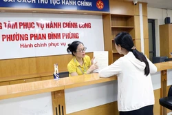 Cải cách bộ máy hành chính đi đôi với đảm bảo an sinh cho cán bộ