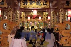 Từ bỏ hủ tục trong lễ chùa đầu xuân