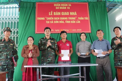 Đắk Lắk: Bàn giao 5 căn nhà đầu tiên trong Chiến dịch 'Thần tốc Quang Trung'