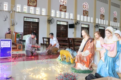 Rộn ràng không khí Giáng sinh nơi xứ đạo Mân Côi