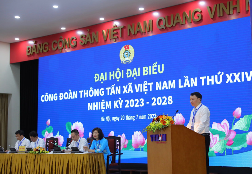 Ủy viên Ban Chấp hành Công đoàn Viên chức Việt Nam, Chủ tịch Công đoàn Thông tấn xã Việt Nam Đỗ Mạnh Chiến phát biểu khai mạc Đại hội. Ảnh: Hoàng Hiếu - TTXVN
