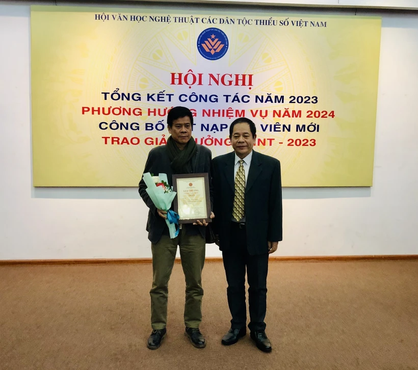 61 tác giả được trao giải thưởng Văn học nghệ thuật các dân tộc thiểu số Việt Nam