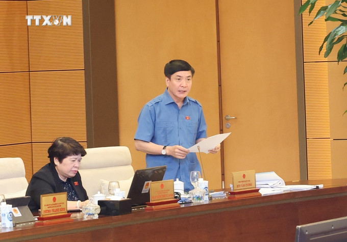 Tổng Thư ký Quốc hội, Chủ nhiệm Văn phòng Quốc hội Bùi Văn Cường phát biểu. Ảnh: Nhan Sáng - TTXVN vna_potal_khai_mac_phien_hop_thu_33_cua_uy_ban_thuong_vu_quoc_hoi_khoa_xv_7372823.jpg