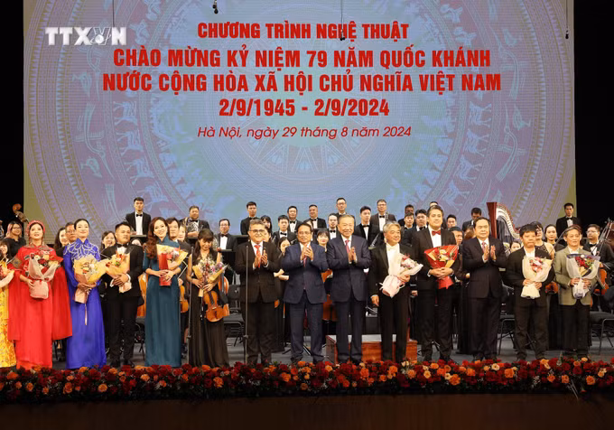 vna_potal_tong_bi_thu_chu_tich_nuoc_chu_tri_chuong_trinh_ky_niem_79_nam_quoc_khanh_29_7564405.jpg