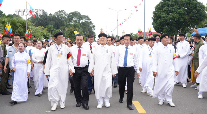 Lãnh đạo Ban Tôn giáo Chính phủ, Tỉnh ủy, UBND tỉnh Tây Ninh; các ban, ngành, đoàn thể Trung ương và các địa phương tham gia Đại lễ Hội yến Diêu Trì Cung. Ảnh: Minh Phú – TTXVN vna_potal_toa_thanh_cao_dai_tay_ninh_to_chuc_dai_le_hoi_yen_dieu_tri_cung_nam_2024__7601247.jpg